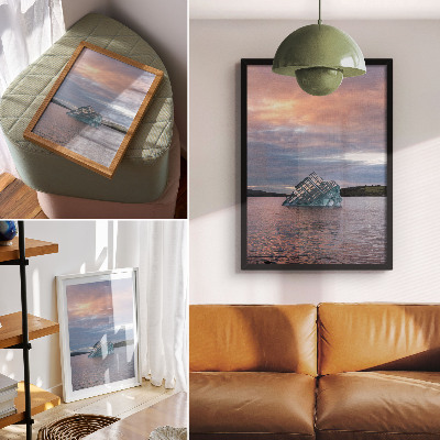 Decoratieve poster Glazen constructie in het water onder de hemel