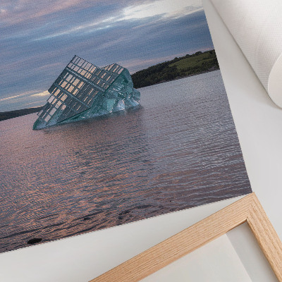 Decoratieve poster Glazen constructie in het water onder de hemel