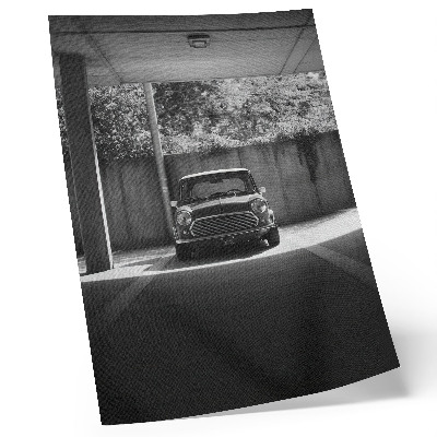 Decoratieve poster Klassieke auto in zwart-wit in de garage.