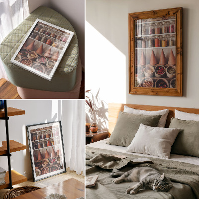 Decoratieve poster Specerijen in potten, van hout en keramiek, in warme kleuren.