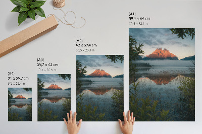 Poster Berglandschap weerspiegeld in de watermist