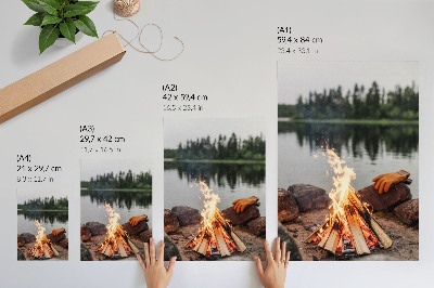 Decoratieve poster Kampvuur meer bos stenen recreatie natuur