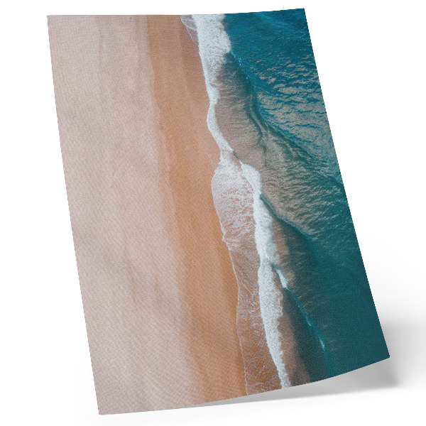 Decoratieve poster Oceaangolven die op minimalistische wijze het strand raken