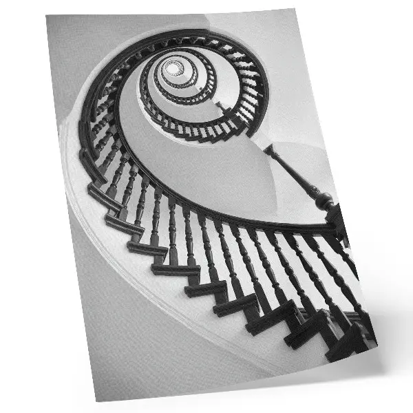 Decoratieve poster spiraaltrap in zwart-wit met een elegante en moderne uitstraling