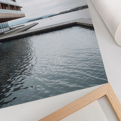Decoratieve poster Modern gebouw aan het water, minimalisme, hout, glas