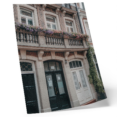 Wandposter Bloemen op het balkon, bakstenen gevel, klassieke stijl