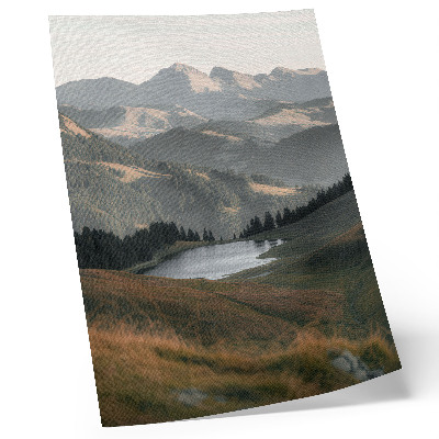 Decoratieve poster Heuvels, meer en berglandschap in harmonie.