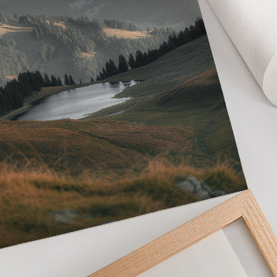 Decoratieve poster Heuvels, meer en berglandschap in harmonie.