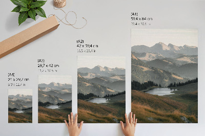 Decoratieve poster Heuvels, meer en berglandschap in harmonie.
