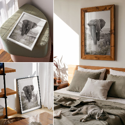 Wandposter Een grote olifant tegen een natuurlijke achtergrond.