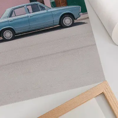 Decoratieve poster met klassieke auto's en pastelkleurige gebouwen in retrostijl