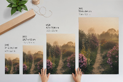 Decoratieve poster Charmant tuinpad met bloemen en ochtendmist