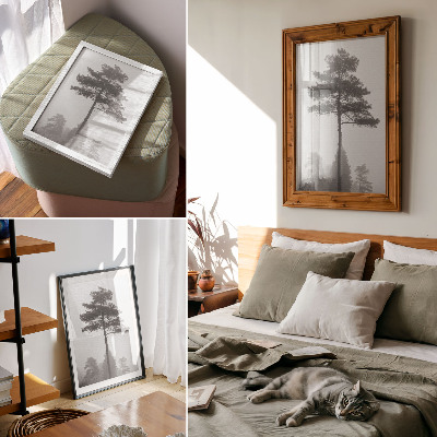 Decoratieve poster Zwart-witte boom in de mist, unieke stilte