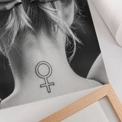 Poster Elegantie in zwart-wit, minimalisme, een symbool van vrouwelijkheid.