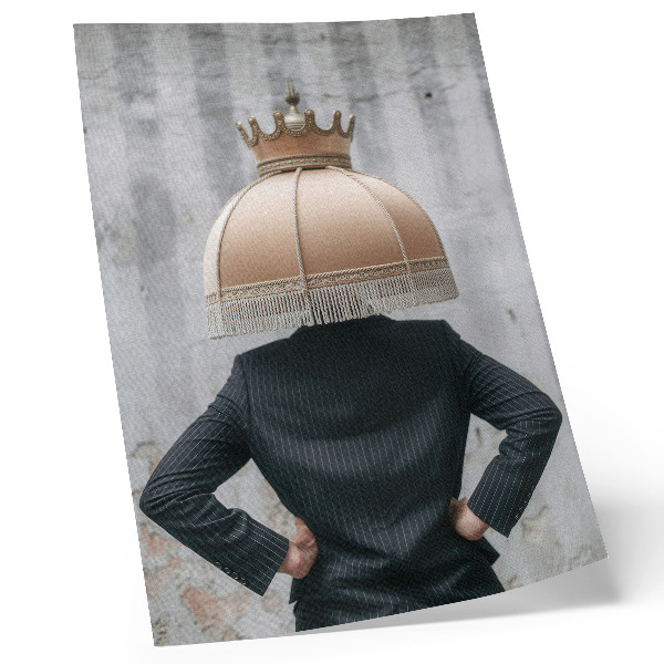 Poster Een verfijnde lampenkap, een elegant pak, een contrast van texturen.