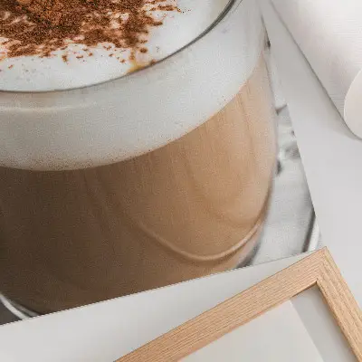 Poster koffie met schuim in warme kleuren voor een harmonieus effect