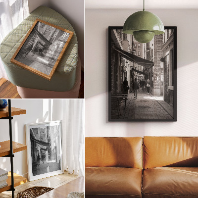 Decoratieve poster Zwart-witte smalle straatgevels van baksteen