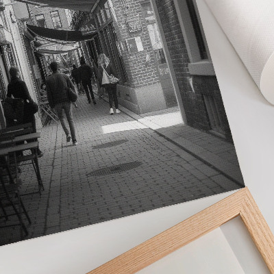 Decoratieve poster Zwart-witte smalle straatgevels van baksteen