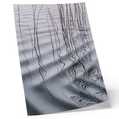 Decoratieve poster met minimalistisch motief van golven en lijnen op het water
