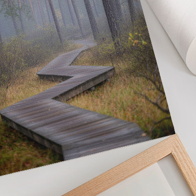 Poster Houten pad tussen de bomen in de mist