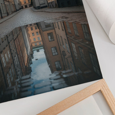 Poster Historische huurwoningen met een zwembad in een moderne stijl.