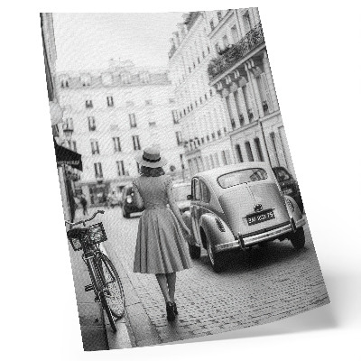 Wandposter Een charmante vrouw in retrostijl in een klassieke auto in de stad.