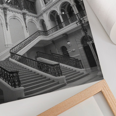 Poster Decoratieve trap, grote ramen, hoge plafonds
