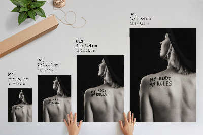 Decoratieve poster Elegantie in zwart-wit met een krachtige boodschap.