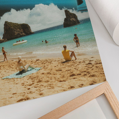 Decoratieve poster Strand met een planeet boven het wateroppervlak op een zonnige dag.