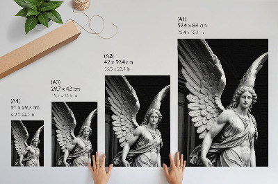 Wandposter Marmeren engelsculptuur, rijk aan details en elegantie.