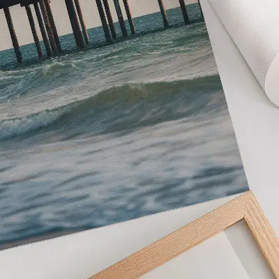 Poster gele huizen aan zee met een moderne en rustgevende uitstraling