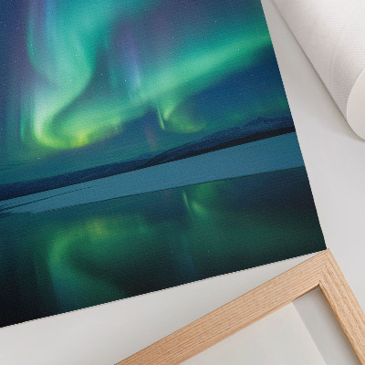 Wandposter Het noorderlicht tegen de achtergrond van de prachtige nachtelijke natuur.