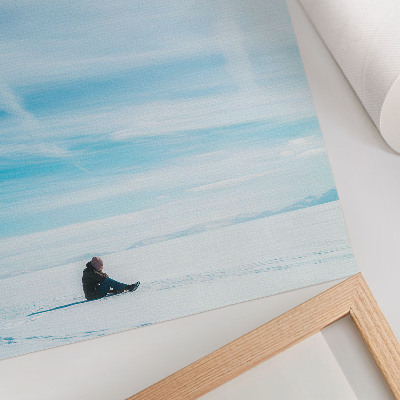 Wandposter Blauwe lucht boven de besneeuwde woestenij, stilte en ruimte