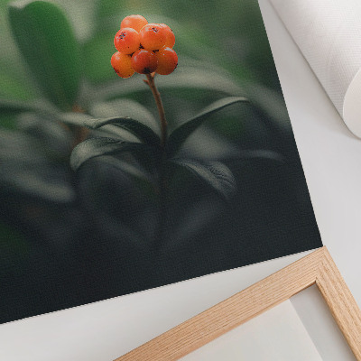 Wandposter Oranje bessen op een groene achtergrond