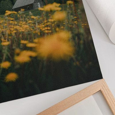 Poster Rustiek huisje, bos, gele bloemen, wazig