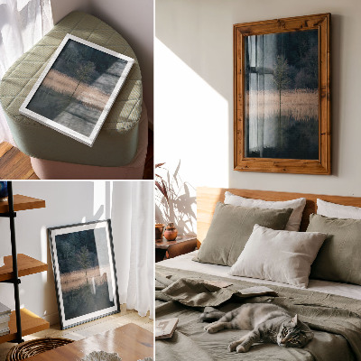 Wandposter Weerspiegeling van een enkele boom in de mist van het meer