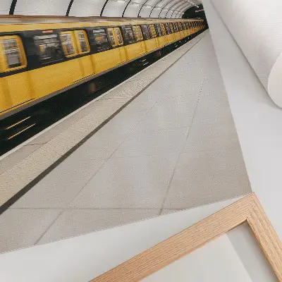 Decoratieve poster met modern metrodessin met vloeiende dynamische lijnen