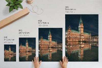 Wandposter Klassieke architectuur weerspiegeld in het avondlicht