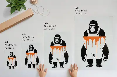 Poster met een gorilla in een overall tegen een feloranje achtergrond