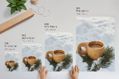 Decoratieve poster Houten mok met besneeuwd landschap en groene takjes