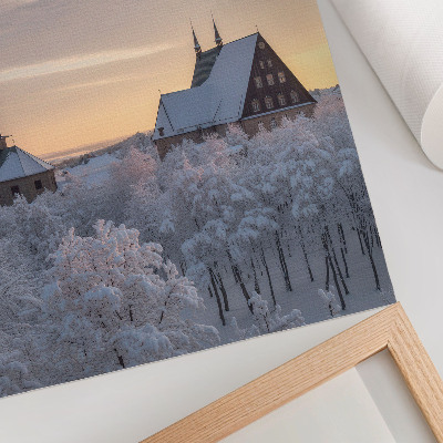 Decoratieve poster Winterlandschap met een met sneeuw bedekte kerk