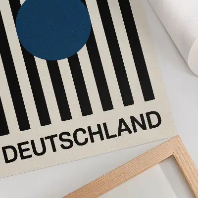 Decoratieve poster met zwarte lijnen op een beige achtergrond in marineblauw voor een moderne uitstraling