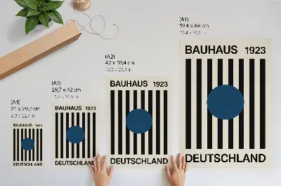 Decoratieve poster met zwarte lijnen op een beige achtergrond in marineblauw voor een moderne uitstraling