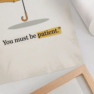 Wandposter gele paraplu met een crèmekleurige achtergrond in een minimalistisch design