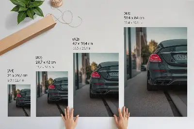 Decoratieve poster stijlvolle auto in een stedelijke omgeving