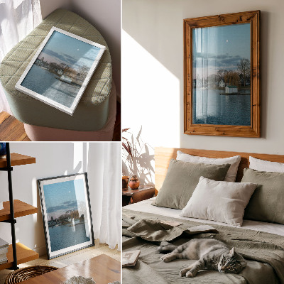 Wandposter De lucht boven het meer, de huizen, de maan, de bomen