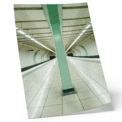 Poster symmetrische ruimtetunnel in een groene structuur