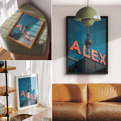 Decoratieve poster Neontoren in de stad, contrast met de avondlucht
