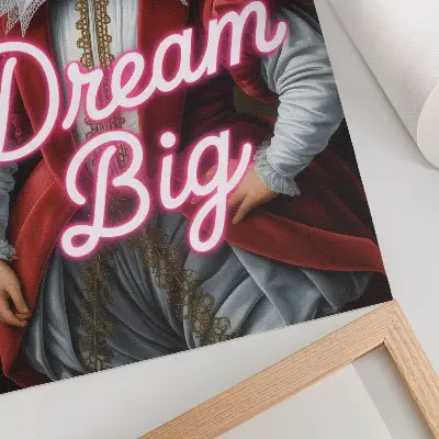 Poster historisch portret met neonopschrift als modern contrast