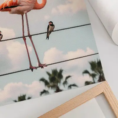 Wandposter met flamingo, lucht, wolken en zwaluwen in natuurlijke stijl